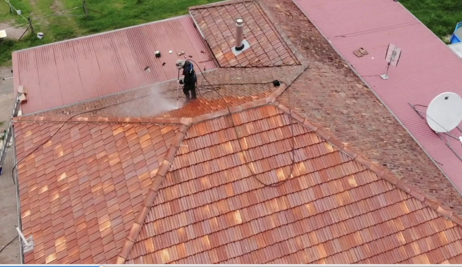 Roof cleaning services